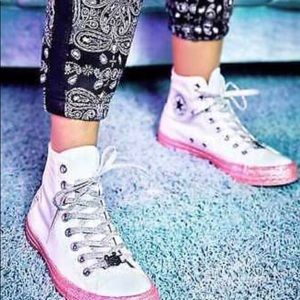 Miley Cyrus Converse 8.5